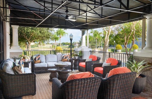 Downtown Hotel | Experience The Terrace Hotel Lakeland: Family-Friendly Stay