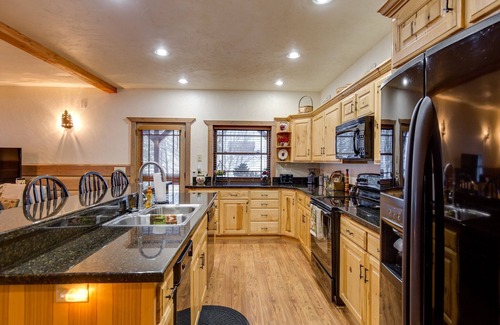 Felt Cabin | Family-Friendly Retreat in the Tetons: Top Amenities Await!