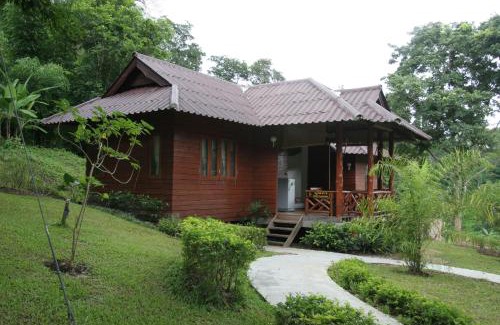 Hang Chat Cabin | Explore the Thai Elephant Conservation Center in Lampang