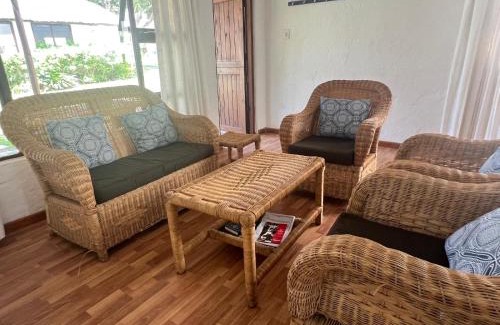 Kei Mouth Apartment | Budget-Friendly Stay at The Thatches - Child Friendly Hotel