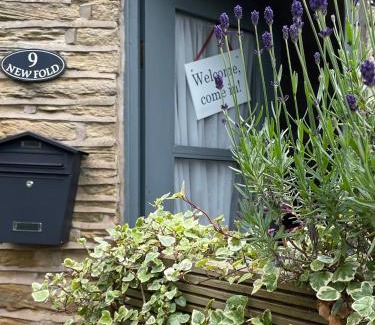 Holmfirth Apartment | Discover The Therapy Rooms Holmfirth - Family & Pet Friendly