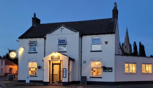 Marston Bed & Breakfast | Pet-Friendly Comfort at The Thorold - Rated 9/10 by Guests