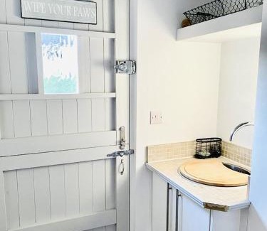Hemingford Grey House | Family-Friendly Getaway at The Thorpe Guesthouse