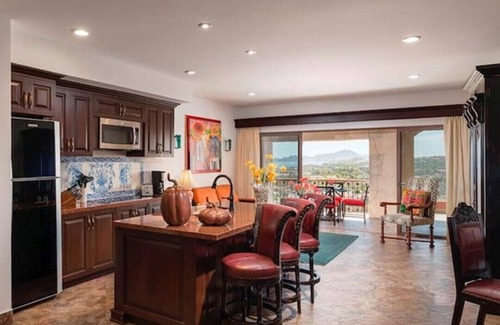 Ildefonso Green Hotel | Spacious Three Bedroom Suite with Spa and Breakfast Options