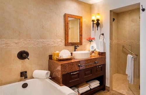Ildefonso Green Hotel | Spacious Three Bedroom Suite with Spa and Breakfast Options
