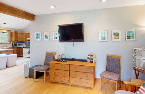 Weeks Mills House | Discover The Three Cornered Pond Retreat: Kayaks & Lake Access