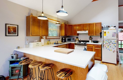 Weeks Mills House | Discover The Three Cornered Pond Retreat: Kayaks & Lake Access