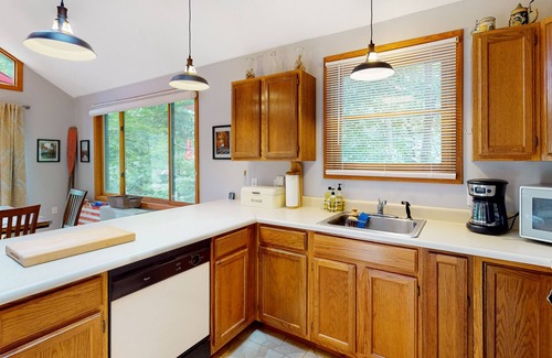 Weeks Mills House | Discover The Three Cornered Pond Retreat: Kayaks & Lake Access