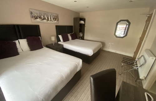 Barnard Castle Hotel | Discover Comfort at The Three Horseshoes Hotel - 4 Star Stay