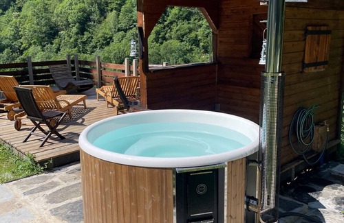 Osse-en-Aspe House | Experience Tranquility at THE THREE HOUSES gîte vert
