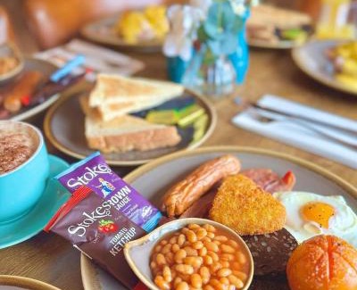 New Forest District Hotel | Discover The Three Lions: Pet-Friendly & Highly Rated Stay