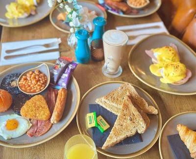 New Forest District Hotel | Discover The Three Lions: Pet-Friendly & Highly Rated Stay