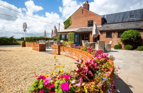 New Forest District Hotel | Discover The Three Lions: Pet-Friendly & Highly Rated Stay