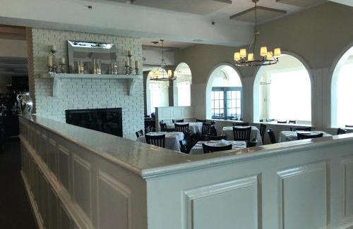 Dennis Port Resort | Beachfront Bliss at The Three Seasons Resort - 8.4/10 Rating