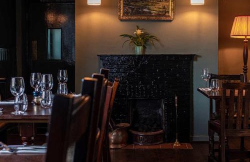 Wiveton Bed & Breakfast | Charming Stay at The Three Swallows Cley with Breakfast & Dining