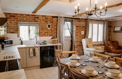 Pentney House | Relaxing Spa Retreat at The Threshing Barn - Guest Rated 9/10