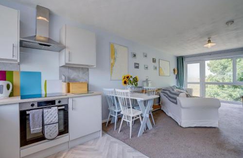 Winterton-on-Sea House | Discover The Tiddler: Pet-Friendly Retreat with Pool Access