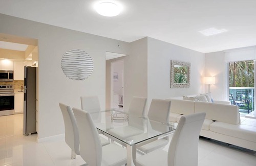 Hollywood South Central Beach Apartment | THE TIDES - 2nd Floor (V) - 2 bedrooms