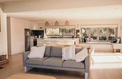 Coles Bay House | Experience Comfort at The Tides in Coles Bay
