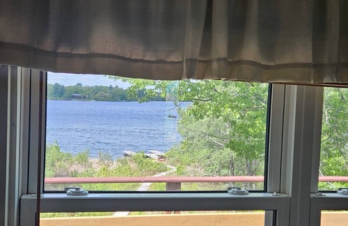 Chetek House | Pet-Friendly Getaway: The Tiki Bar on Prairie Lake