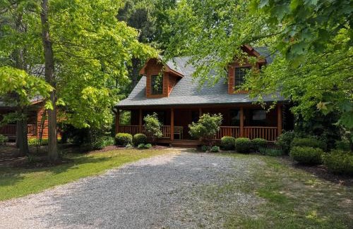 Saugatuck Villa | The Timber Nest Goshorn lake dock pool town