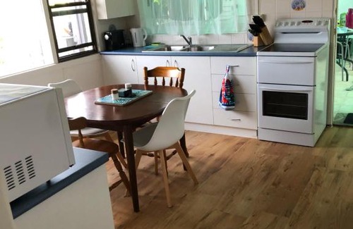 Port Lincoln House | Affordable Getaway at The Tiny Home - Rated 9/10!