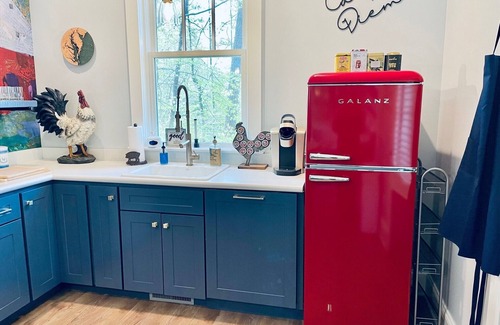 Lanexa House | Private Oasis: The Tiny Red Barn Near Williamsburg