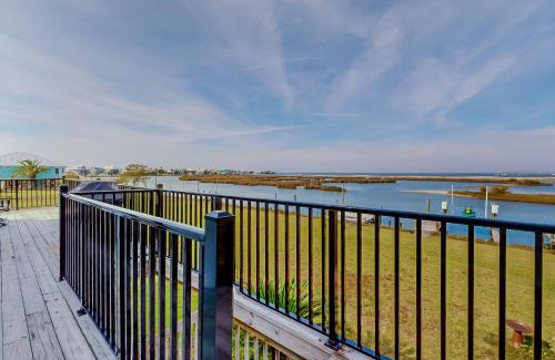 Dauphin Island House | Pet & Child Friendly at The Tipsy Seagull - Rated 10/10!