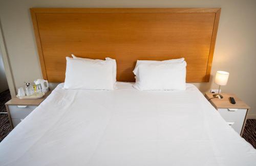 Clydebank Hotel | Budget-Friendly Stay at The Titan with Breakfast Included