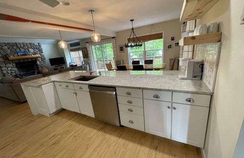 Presque Isle House | Experience The Toasted Marshmallow Lakeside Retreat Today