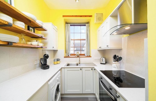 Clackmannan Apartment | Explore from The Tollbooth - Ideal for Family & Pets