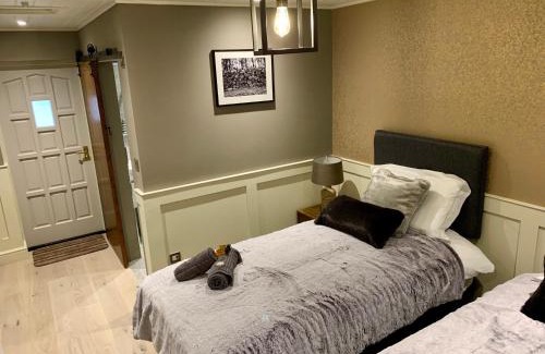 Iver Hotel | Discover Comfort at The Tower Arms Hotel - 4-Star Retreat