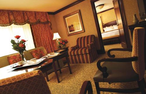 Downtown Hotel | Experience The Towers at The Kahler Grand with Ocean Views