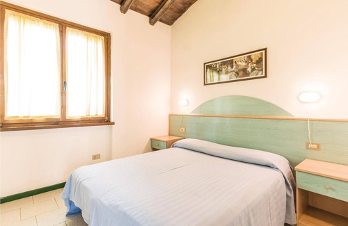 Iseo Apartment | The town of Iseo is located directly on the shores of the homonymous Lake Iseo, 30 km east of the hi