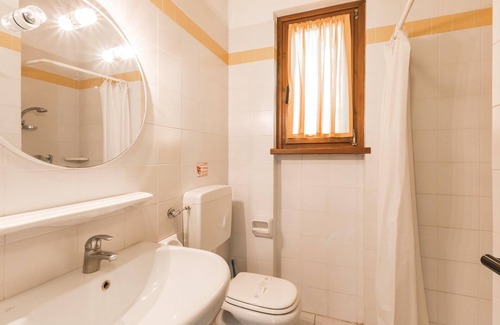 Iseo Apartment | The town of Iseo is located directly on the shores of the homonymous Lake Iseo, 30 km east of the hi