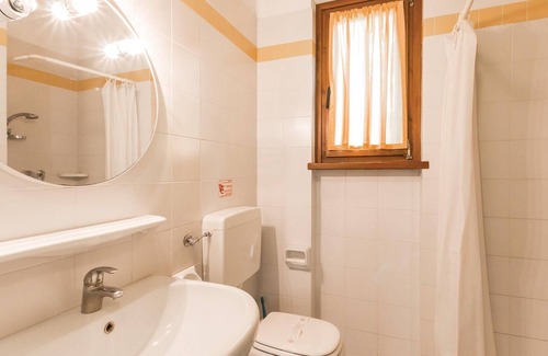 Iseo Apartment | The town of Iseo is located directly on the shores of the homonymous Lake Iseo, 30 km east of the hi