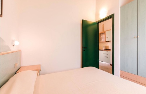 Iseo Apartment | The town of Iseo is located directly on the shores of the homonymous Lake Iseo, 30 km east of the hi