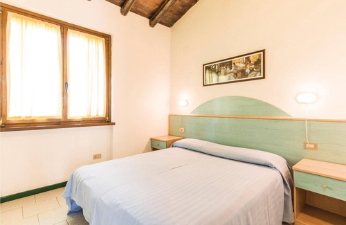 Iseo Apartment | The town of Iseo is located directly on the shores of the homonymous Lake Iseo, 30 km east of the hi