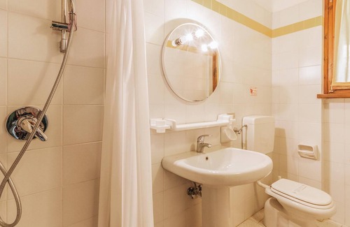 Iseo Apartment | The town of Iseo is located directly on the shores of the homonymous Lake Iseo, 30 km east of the hi