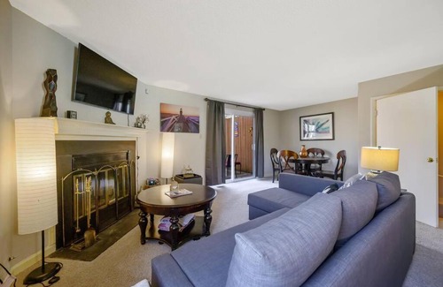 North Raleigh House | Relaxing Retreat at The Townhouse by the Creek!