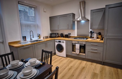 Halifax House | Stylish Townhouse Simple2let: 4-Star Spa & Breakfast Retreat
