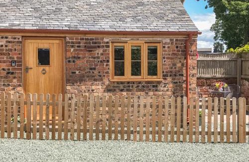 Maesbury Marsh House | Explore The Tractor Shed: Pet-Friendly 5-Star Retreat