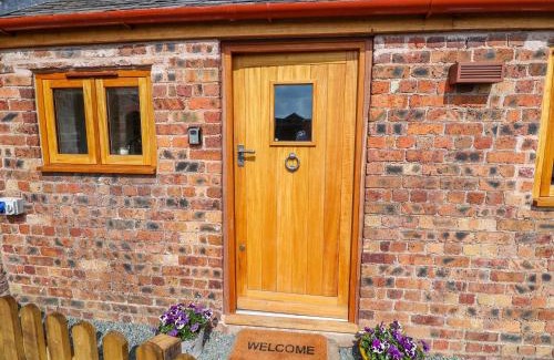Maesbury Marsh House | Explore The Tractor Shed: Pet-Friendly 5-Star Retreat