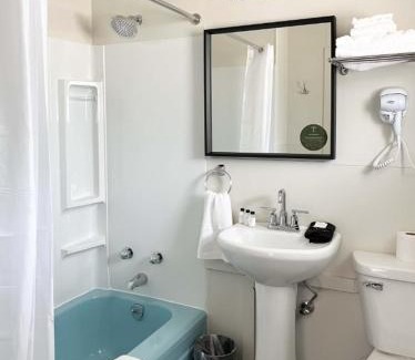 Melita Hotel | Discover The Trail Inn: Pet-Friendly Stay in Melita