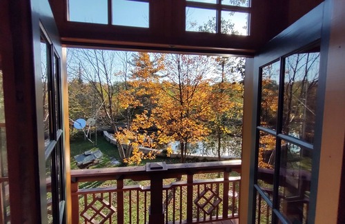 Kenwood Cottage | Experience The Trail's Edge: Captain's Quarters Retreat