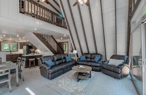 Innsbrook Ski Chalet | Experience Oceanfront Bliss at The Trailshead Chalet