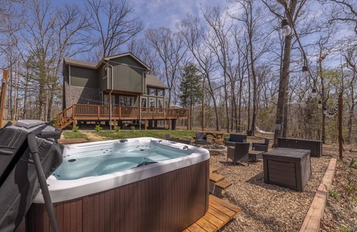 Innsbrook Ski Chalet | Experience Oceanfront Bliss at The Trailshead Chalet