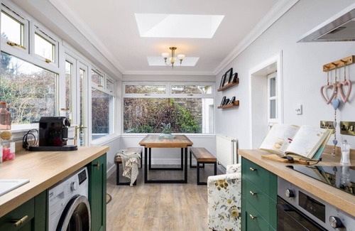Auchterarder House | Pet-Friendly Auchterarder Cottage with Breakfast & Kitchen