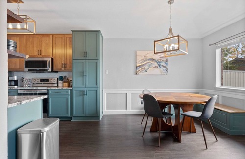 Killeen House | Discover The Tranquil Teal Retreat: Pet-Friendly Bliss