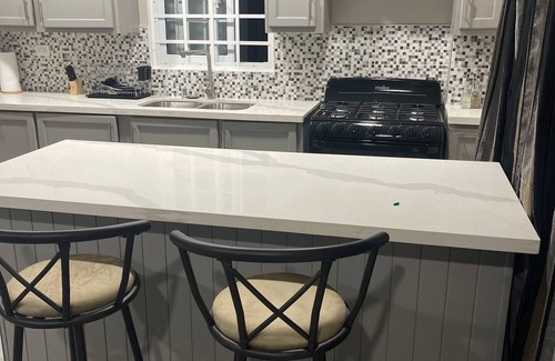Arouca Apartment | Relaxing Getaway at The Tranquil - Rated 10/10!